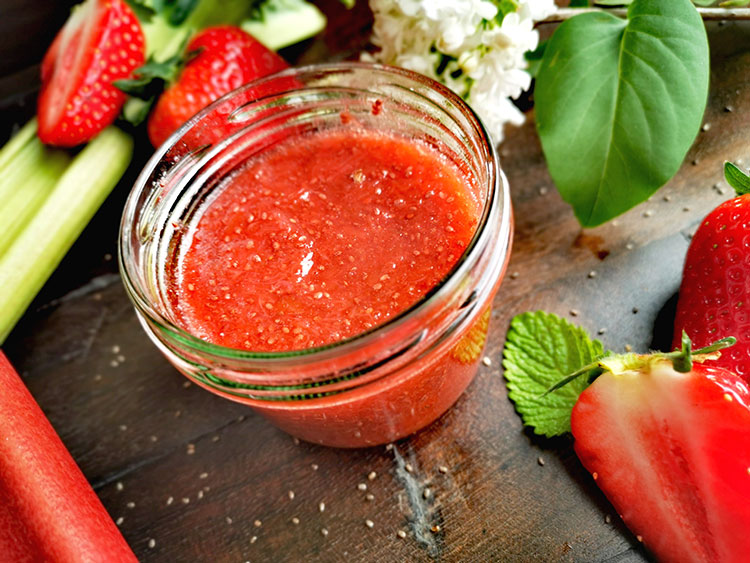 Chia Marmelade mit Erdbeer-Rhabarber - Fitnessrezepte und Tipps