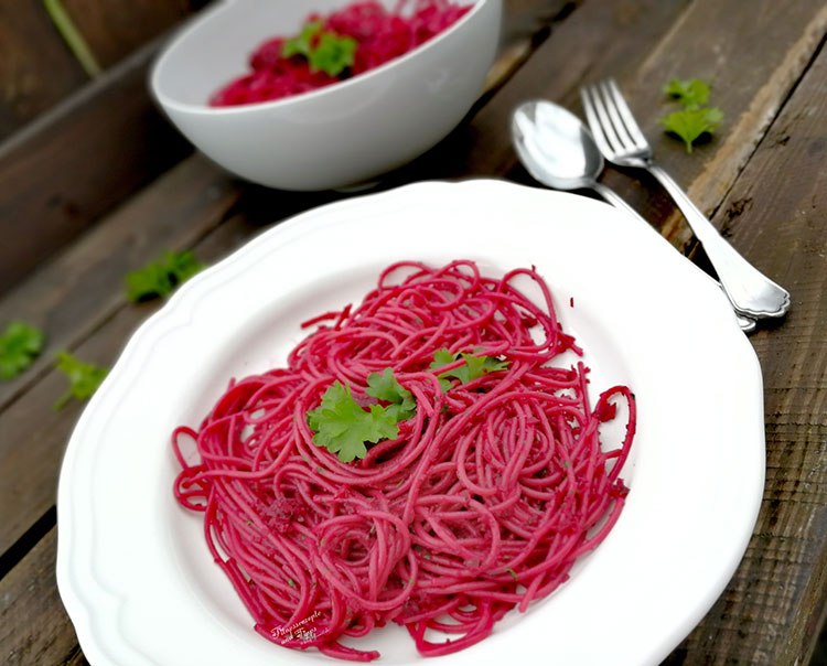 Pinke Pasta Nudeln Mit Rote Bete Pesto Fitnessrezepte Und Tipps