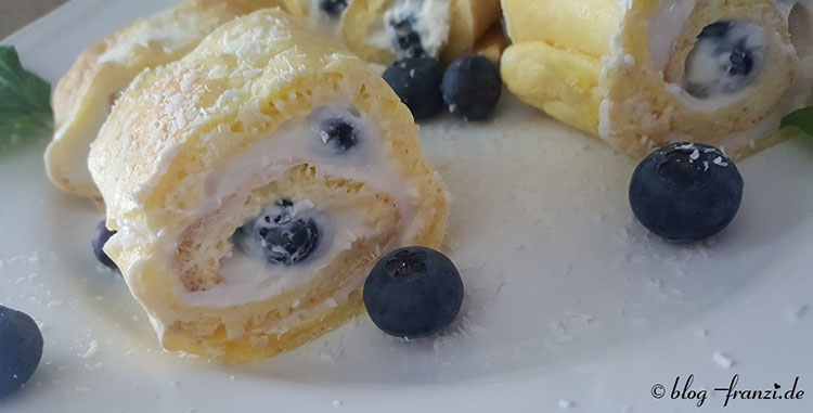 Blueberry Protein Biskuitrolle (Low Carb)