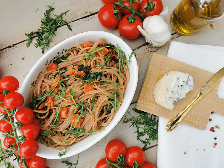 Gorgonzola-Tomaten-Pasta mit Rucola - Fitnessrezepte und Tipps